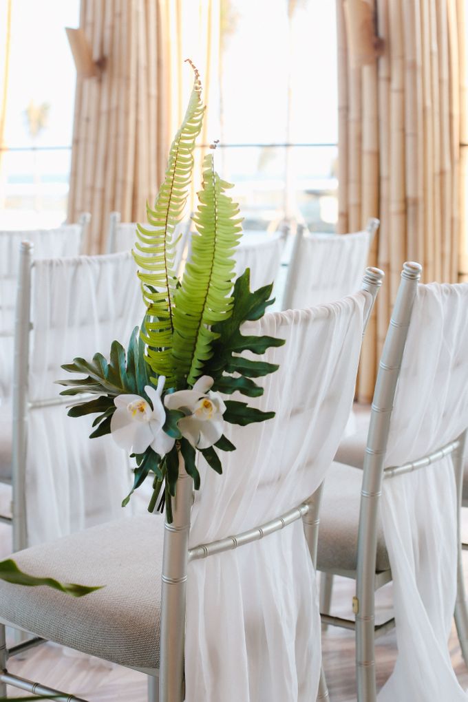 Modern-tradisional Tropical Greenery Wedding Ceremony at Kempinski Apurva Bali by Silverdust Decoration - 002 Modern-tradisional Tropical Greenery Wedding Ceremony at Kempinski Apurva Bali by Silverdust Decoration - 002