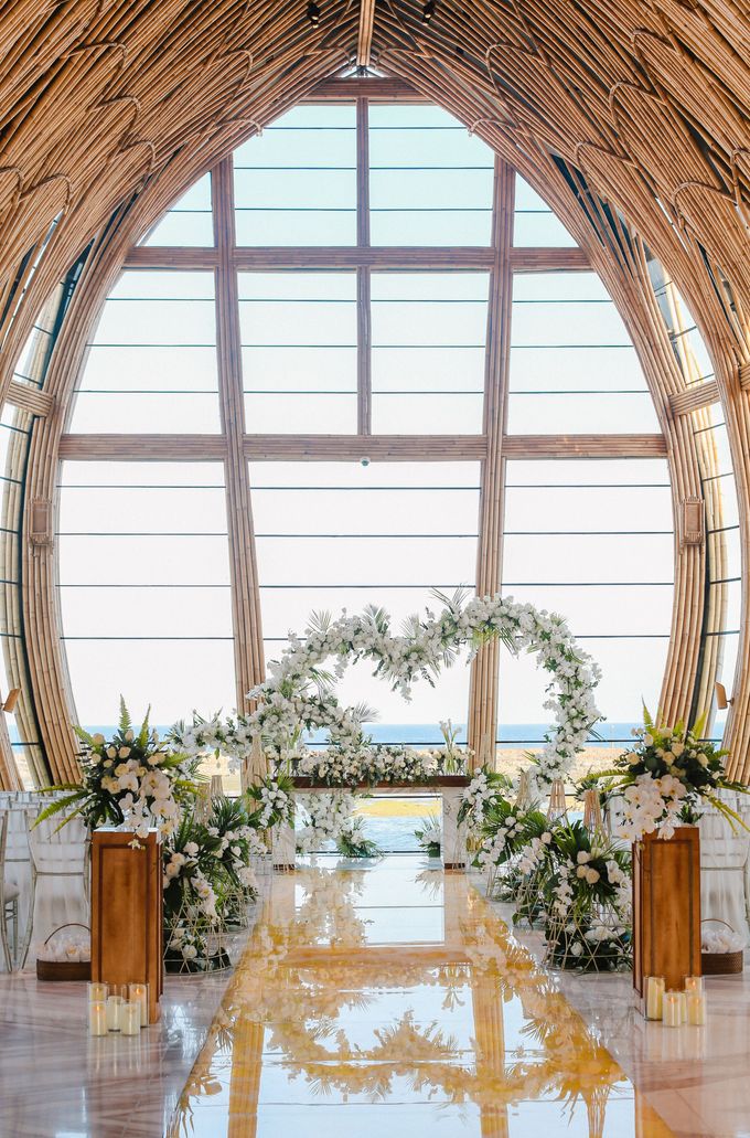 Modern-tradisional Tropical Greenery Wedding Ceremony at Kempinski Apurva Bali by Silverdust Decoration - 012 Modern-tradisional Tropical Greenery Wedding Ceremony at Kempinski Apurva Bali by Silverdust Decoration - 012