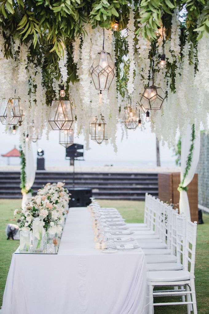 Elegant alfresco greenery wedding at The Royal Santrian by Silverdust Decoration - 018 Elegant alfresco greenery wedding at The Royal Santrian by Silverdust Decoration - 018
