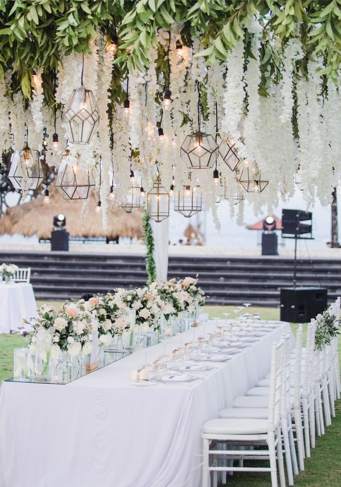 Elegant alfresco greenery wedding at The Royal Santrian by Silverdust Decoration - 019 Elegant alfresco greenery wedding at The Royal Santrian by Silverdust Decoration - 019