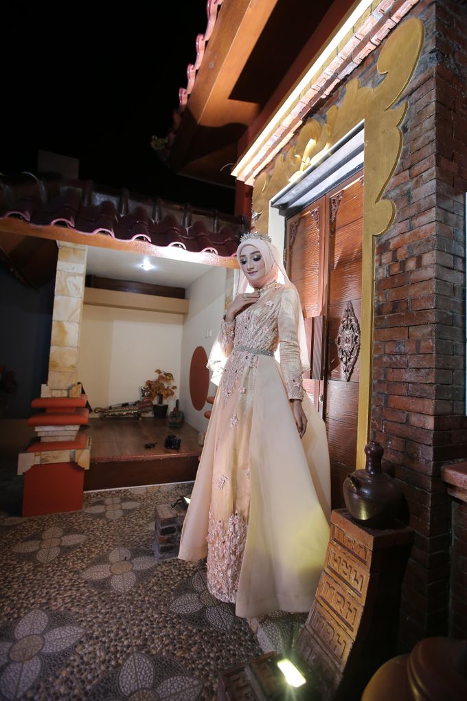 Photoshoot by LAKSMI - Kebaya Muslimah & Islamic Bride - 009 Photoshoot by LAKSMI - Kebaya Muslimah & Islamic Bride - 009