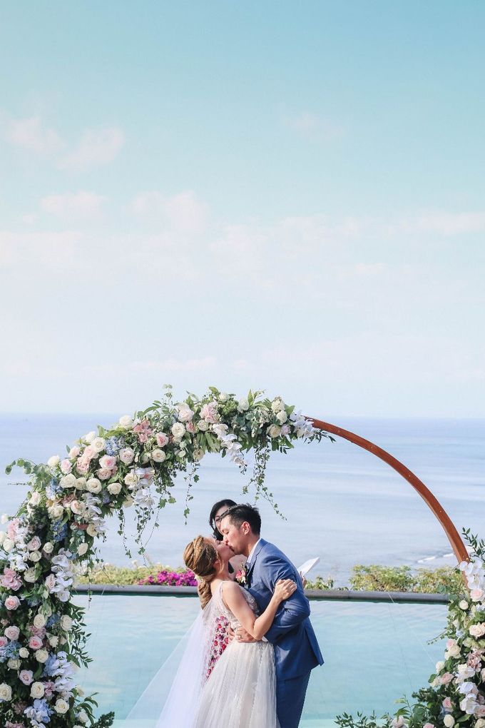 Rustic Alfresco Clifftop Wedding at Bayuh Sabbah Villa - Bali by Silverdust Decoration - 019 Rustic Alfresco Clifftop Wedding at Bayuh Sabbah Villa - Bali by Silverdust Decoration - 019