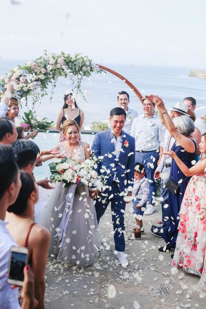 Rustic Alfresco Clifftop Wedding at Bayuh Sabbah Villa - Bali by Silverdust Decoration - 020 Rustic Alfresco Clifftop Wedding at Bayuh Sabbah Villa - Bali by Silverdust Decoration - 020
