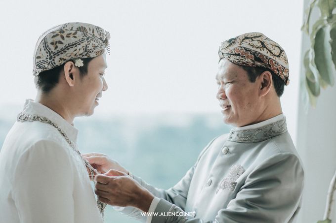 THE WEDDING OF ANGGI & iNDRA by alienco photography - 013