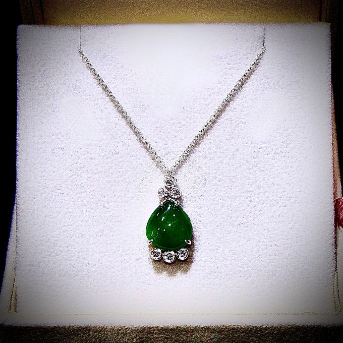 Emerald, Jade, Peridot, Green Sapphire by eClarity Diamonds - 007 Emerald, Jade, Peridot, Green Sapphire by eClarity Diamonds - 007