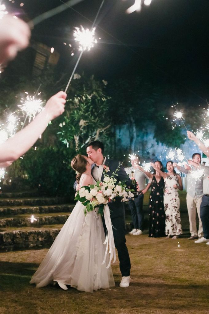 Rustic Alfresco Clifftop Wedding at Bayuh Sabbah Villa - Bali by Silverdust Decoration - 010 Rustic Alfresco Clifftop Wedding at Bayuh Sabbah Villa - Bali by Silverdust Decoration - 010