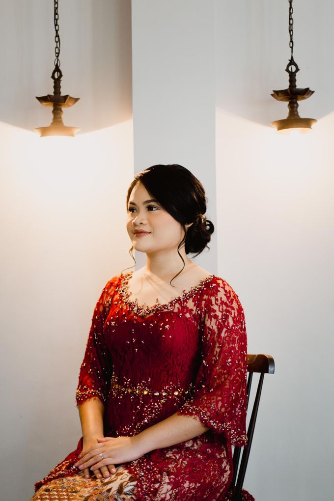 The Engagement of Dila & Rizky by Kaara Bride by Mutiara Meddyan - 005 The Engagement of Dila & Rizky by Kaara Bride by Mutiara Meddyan - 005