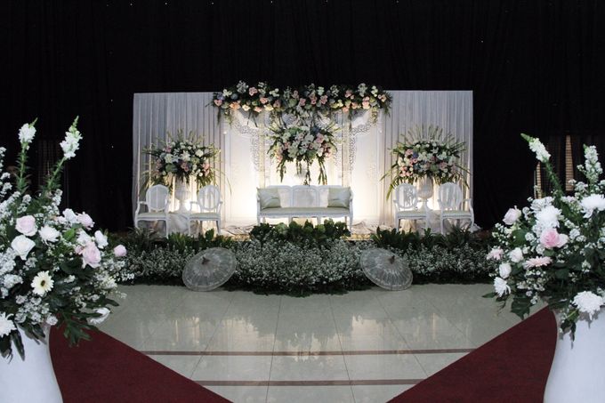 Aldy & Nelly Wedding Decoration by Our Wedding & Event Organizer - 012