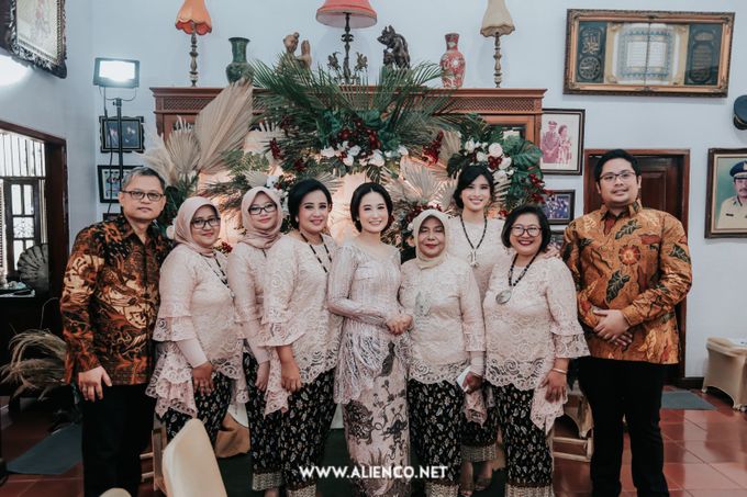 The Engagement of Andari & Fatahillah by alienco photography - 020 The Engagement of Andari & Fatahillah by alienco photography - 020