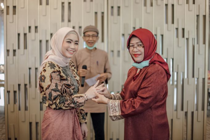 ENGAGEMENT MOMENT - FIDELIA & FAJAR by Esper Photography - 008 ENGAGEMENT MOMENT - FIDELIA & FAJAR by Esper Photography - 008