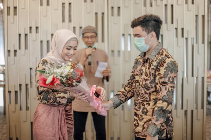 ENGAGEMENT MOMENT - FIDELIA & FAJAR by Esper Photography - 011 ENGAGEMENT MOMENT - FIDELIA & FAJAR by Esper Photography - 011