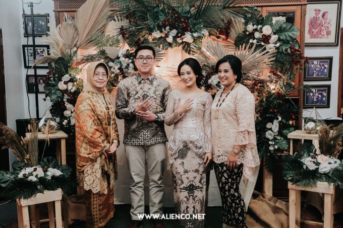 The Engagement of Andari & Fatahillah by alienco photography - 027 The Engagement of Andari & Fatahillah by alienco photography - 027