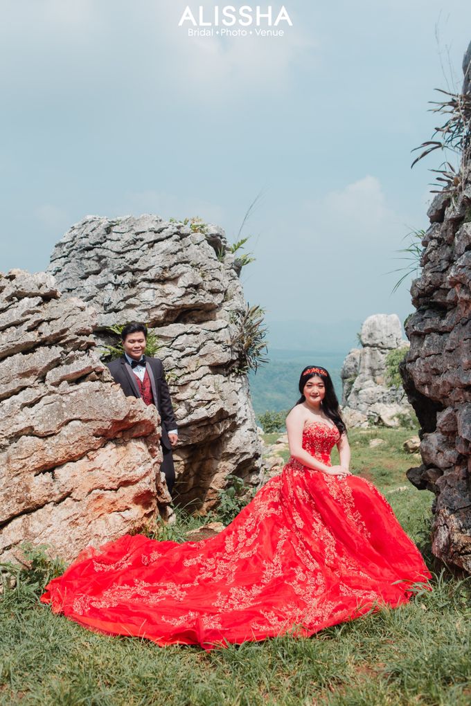 Prewedding of Silvi-Daniel at Stone Garden by Alissha ...