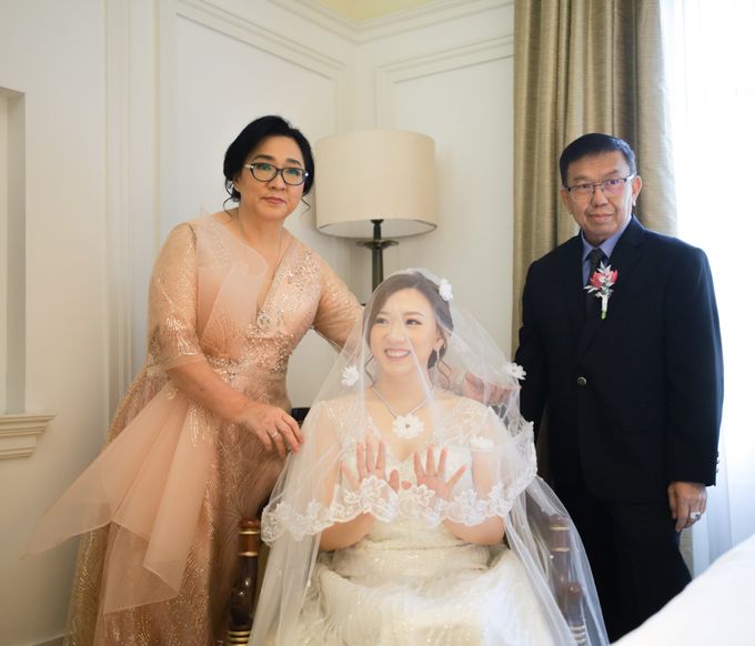 Philip & Stephanie Wedding by Theresia Meilani by Theresia Meilani Gowns Couture - 015
