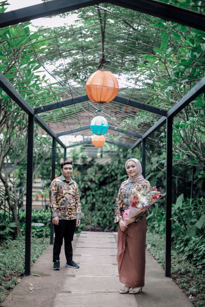 ENGAGEMENT MOMENT - FIDELIA & FAJAR by Esper Photography - 019 ENGAGEMENT MOMENT - FIDELIA & FAJAR by Esper Photography - 019