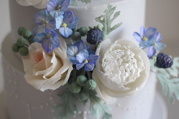 Four Tiered Cake with Edible Sugar Flowers by Cher - 004 Four Tiered Cake with Edible Sugar Flowers by Cher - 004