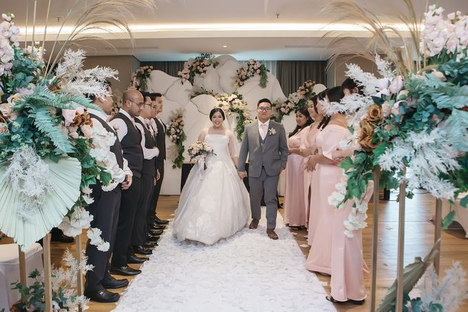 Indra & Yoan Wedding at Hilton by PRIDE Organizer - 028 Indra & Yoan Wedding at Hilton by PRIDE Organizer - 028