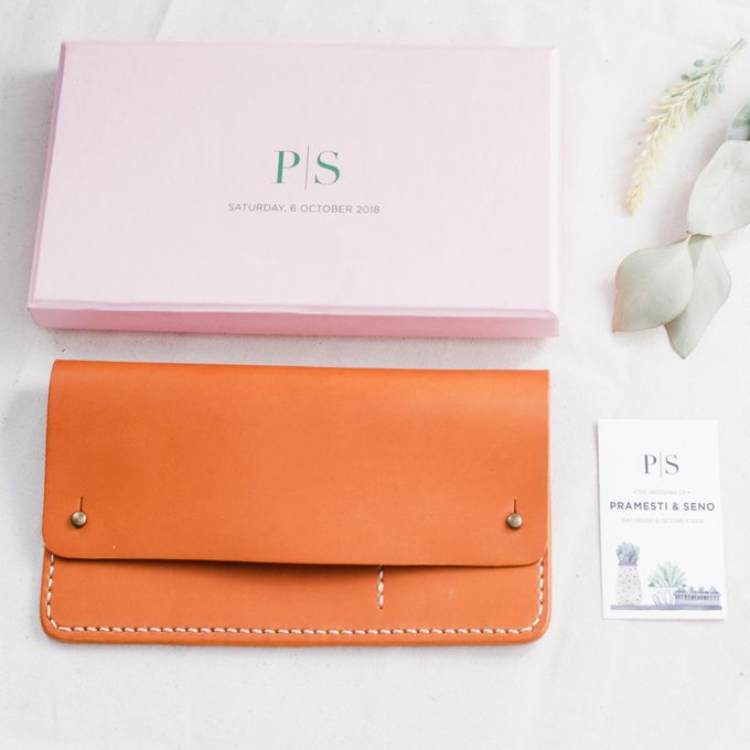 Pramesti & Seno - Travel Wallet by Rove Gift - 002 Pramesti & Seno - Travel Wallet by Rove Gift - 002