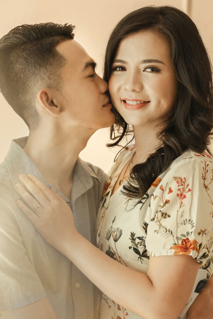 Studio Prewedding - Ana & Ezral by Willie William Photography - 005