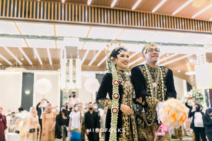 Javanese Wedding in 10th Floor by Menara Mandiri by IKK Wedding - 006