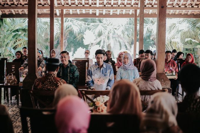 The Engagement of Melly & Wisnu by alienco photography - 050 The Engagement of Melly & Wisnu by alienco photography - 050