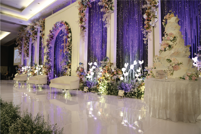 Jimmy & Jessica Wedding Decoration at Hilton Ballroom, Bandung by Valentine Wedding Decoration - 018