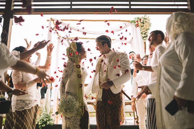 Javanese Traditional Wedding of Indonesian & Italian Nationalities in Bali by fire, wood & earth - 028 Javanese Traditional Wedding of Indonesian & Italian Nationalities in Bali by fire, wood & earth - 028