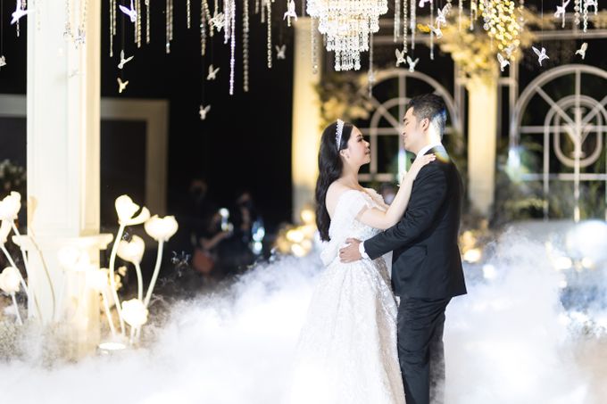 Ivandi & Yessica Wedding Decoration at Intercontinental Diamond by Cynthia Tan - 013