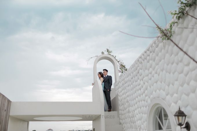 Indoor Couple Session of Novy & William by Tilas Pictures - 021 Indoor Couple Session of Novy & William by Tilas Pictures - 021