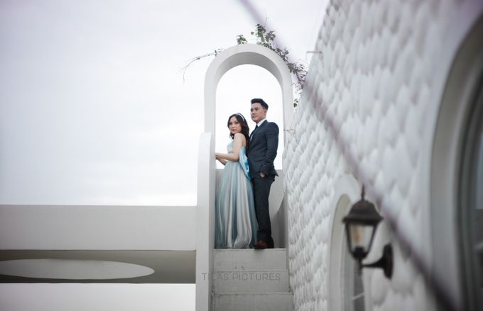 Indoor Couple Session of Novy & William by Tilas Pictures - 022 Indoor Couple Session of Novy & William by Tilas Pictures - 022