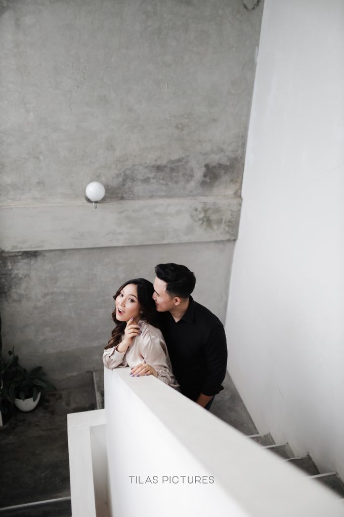 Indoor Couple Session of Novy & William by Tilas Pictures - 025 Indoor Couple Session of Novy & William by Tilas Pictures - 025