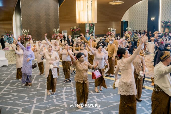 The Wedding of Britta & Adam by Menara Mandiri by IKK Wedding - 007