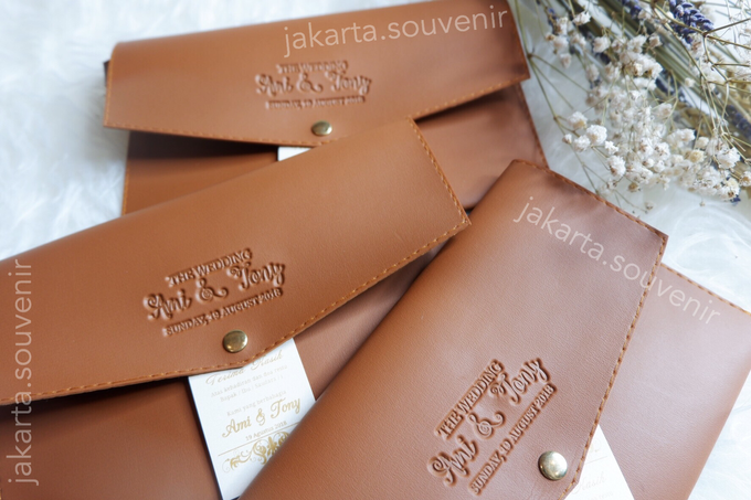 Pouch SV3 leather by Jakarta Souvenir - 001 Pouch SV3 leather by Jakarta Souvenir - 001