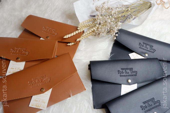 Pouch SV3 leather by Jakarta Souvenir - 003 Pouch SV3 leather by Jakarta Souvenir - 003