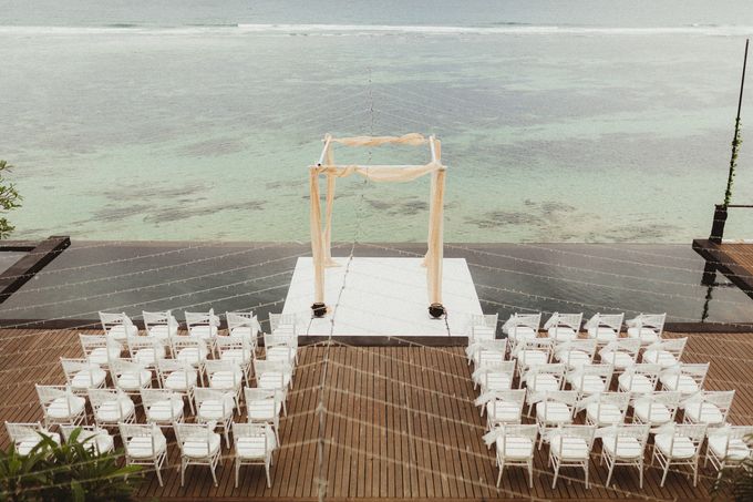 Modern Botanical Wedding of James & Dyah at Villa OMG Bali by PYARA - 005