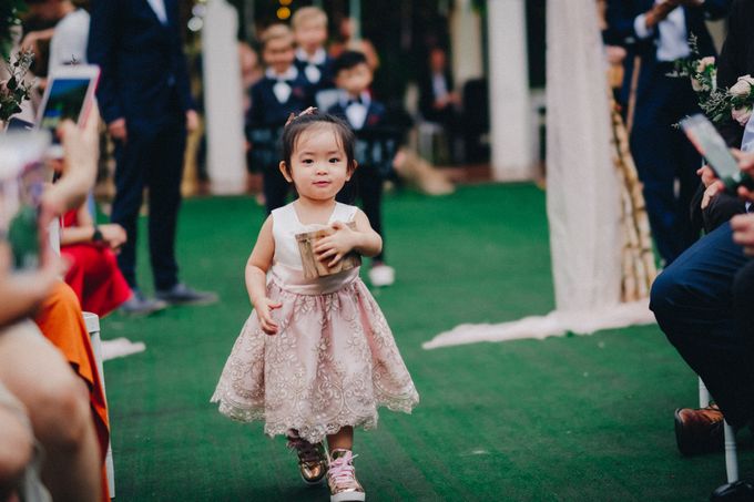 Outdoor Weddings are the Way to Go! by Yipmage Moments - 011 Outdoor Weddings are the Way to Go! by Yipmage Moments - 011