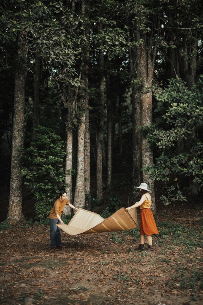 Forest Picnic Prewedding of Janissa & Kresna by FIRE, WOOD & EARTH - 022