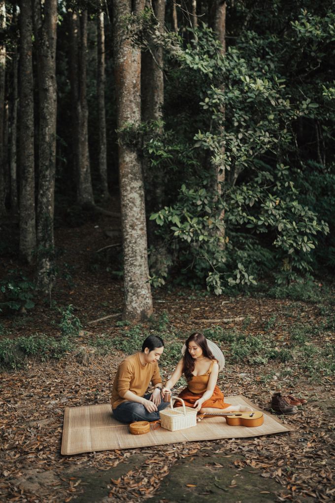 Forest Picnic Prewedding of Janissa & Kresna by FIRE, WOOD & EARTH - 023