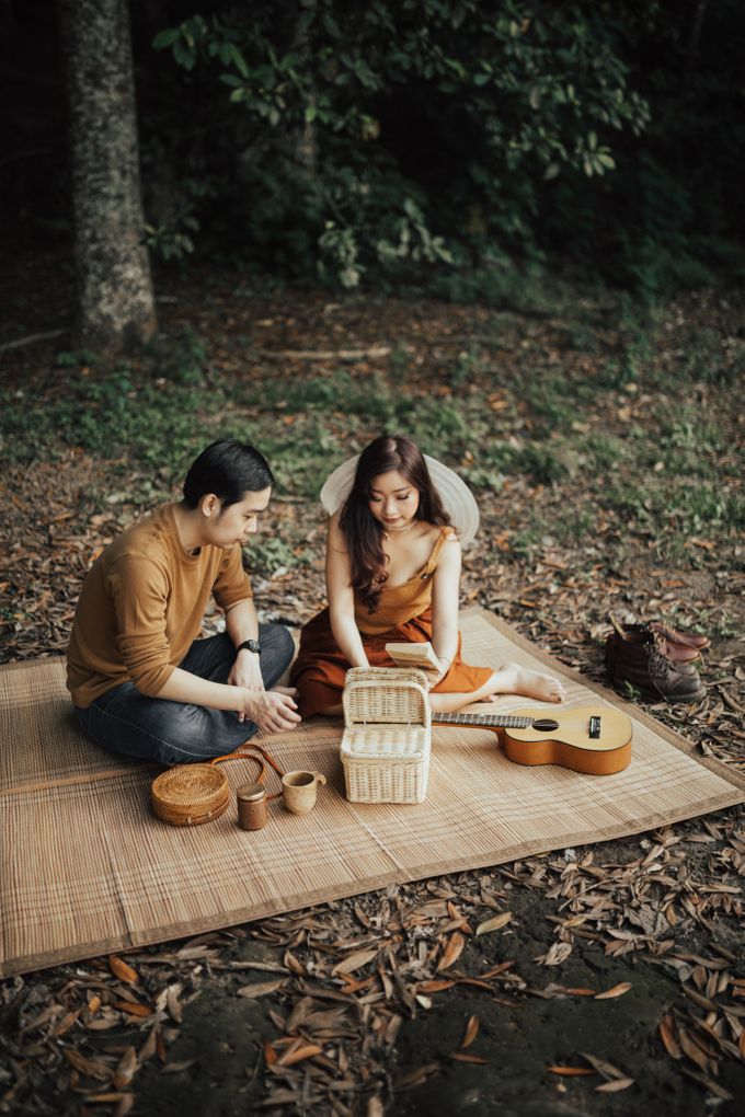 Forest Picnic Prewedding of Janissa & Kresna by fire, wood & earth - 024 Forest Picnic Prewedding of Janissa & Kresna by fire, wood & earth - 024