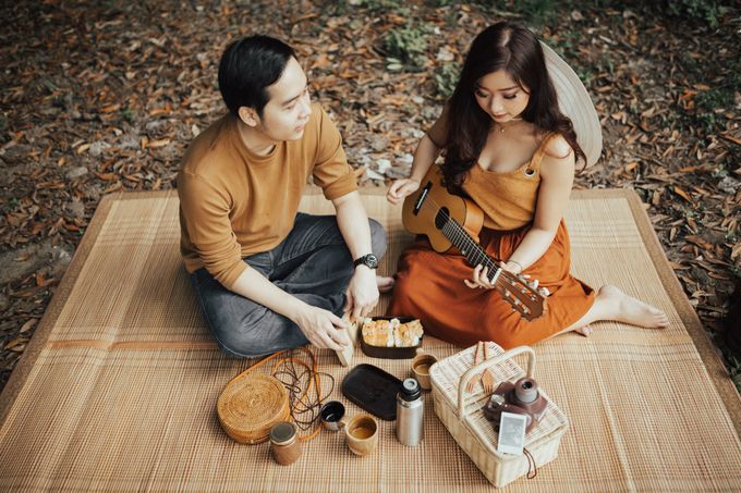 Forest Picnic Prewedding of Janissa & Kresna by fire, wood & earth - 027 Forest Picnic Prewedding of Janissa & Kresna by fire, wood & earth - 027