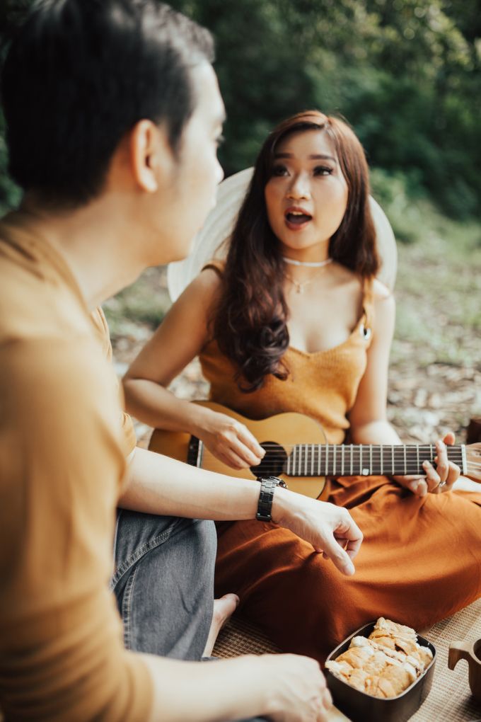 Forest Picnic Prewedding of Janissa & Kresna by FIRE, WOOD & EARTH - 028