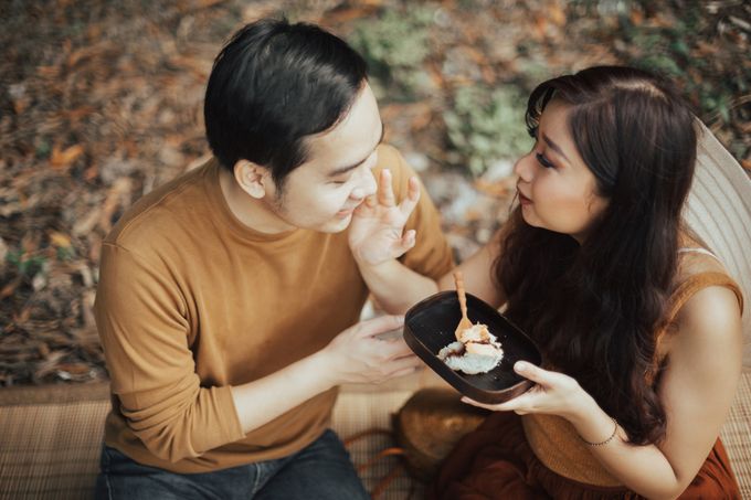 Forest Picnic Prewedding of Janissa & Kresna by fire, wood & earth - 032 Forest Picnic Prewedding of Janissa & Kresna by fire, wood & earth - 032