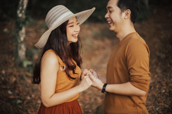 Forest Picnic Prewedding of Janissa & Kresna by FIRE, WOOD & EARTH - 034