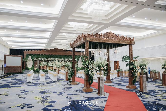 Menara Mandiri - Javanese Wedding of Helma & Putri by Menara Mandiri by IKK Wedding (ex. Plaza Bapindo) - 012 Menara Mandiri - Javanese Wedding of Helma & Putri by Menara Mandiri by IKK Wedding (ex. Plaza Bapindo) - 012