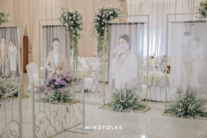 Foyer Decoration Inspiration for New Normal Wedding by Menara Mandiri by IKK Wedding (ex. Plaza Bapindo) - 008 Foyer Decoration Inspiration for New Normal Wedding by Menara Mandiri by IKK Wedding (ex. Plaza Bapindo) - 008