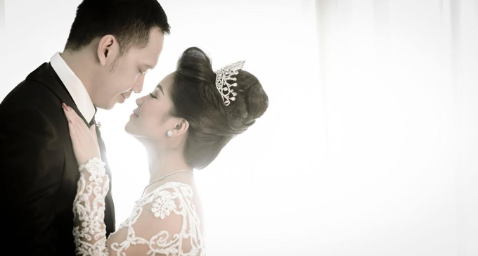 STUDIO JCL by JCL FOTO BRIDAL SALON - 004 STUDIO JCL by JCL FOTO BRIDAL SALON - 004