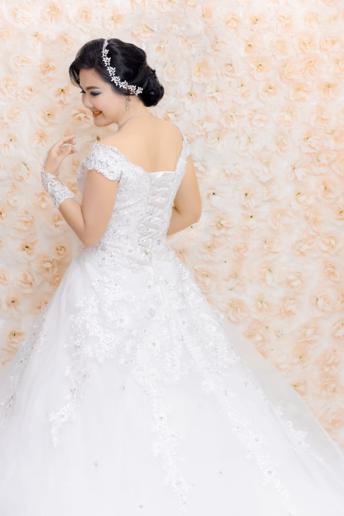 STUDIO JCL by JCL FOTO BRIDAL SALON - 014 STUDIO JCL by JCL FOTO BRIDAL SALON - 014
