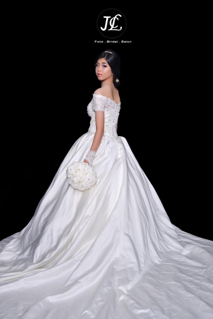 Gown Wedding 1 by JCL FOTO BRIDAL SALON - 002 Gown Wedding 1 by JCL FOTO BRIDAL SALON - 002