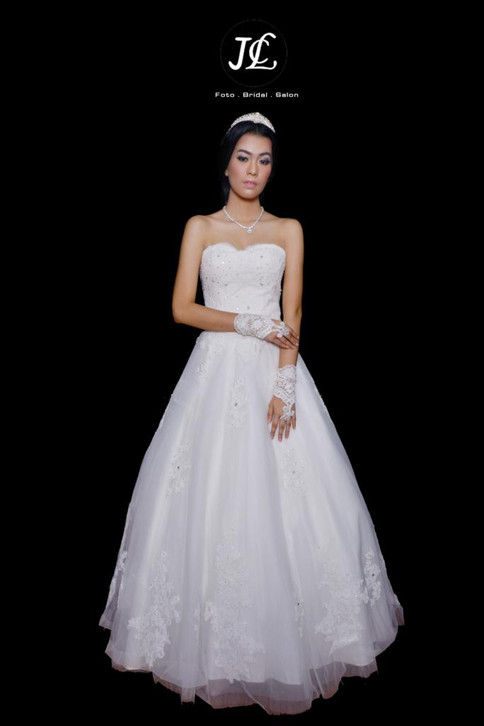 WEDDING GOWN XXXIII by JCL FOTO BRIDAL SALON - 001 WEDDING GOWN XXXIII by JCL FOTO BRIDAL SALON - 001
