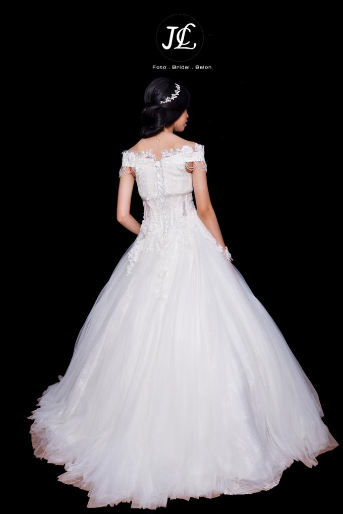 WEDDING GOWN XXXVI by JCL FOTO BRIDAL SALON - 002 WEDDING GOWN XXXVI by JCL FOTO BRIDAL SALON - 002